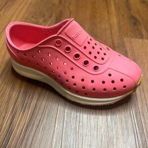 Native Pink Robbie Sugarlite Waterproof Rubber Shoe Size C8